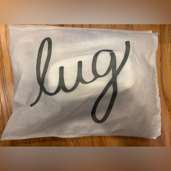 Lug White Hitch Sling/Belt Bag. In Great condition! - Picture 8 of 8